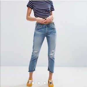 NWT Levi’s 505C Cropped Heat stroke Jeans